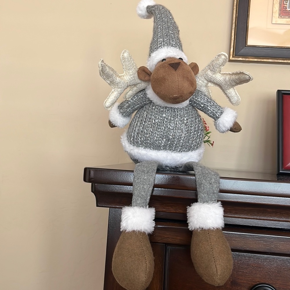 CHRISTMAS Reindeer Shelf Sitter